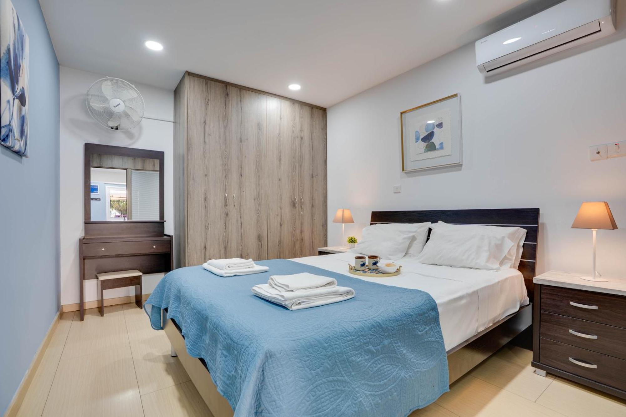 לרנקה Atlantis Apartments 50M From Makenzy Seafront מראה חיצוני תמונה