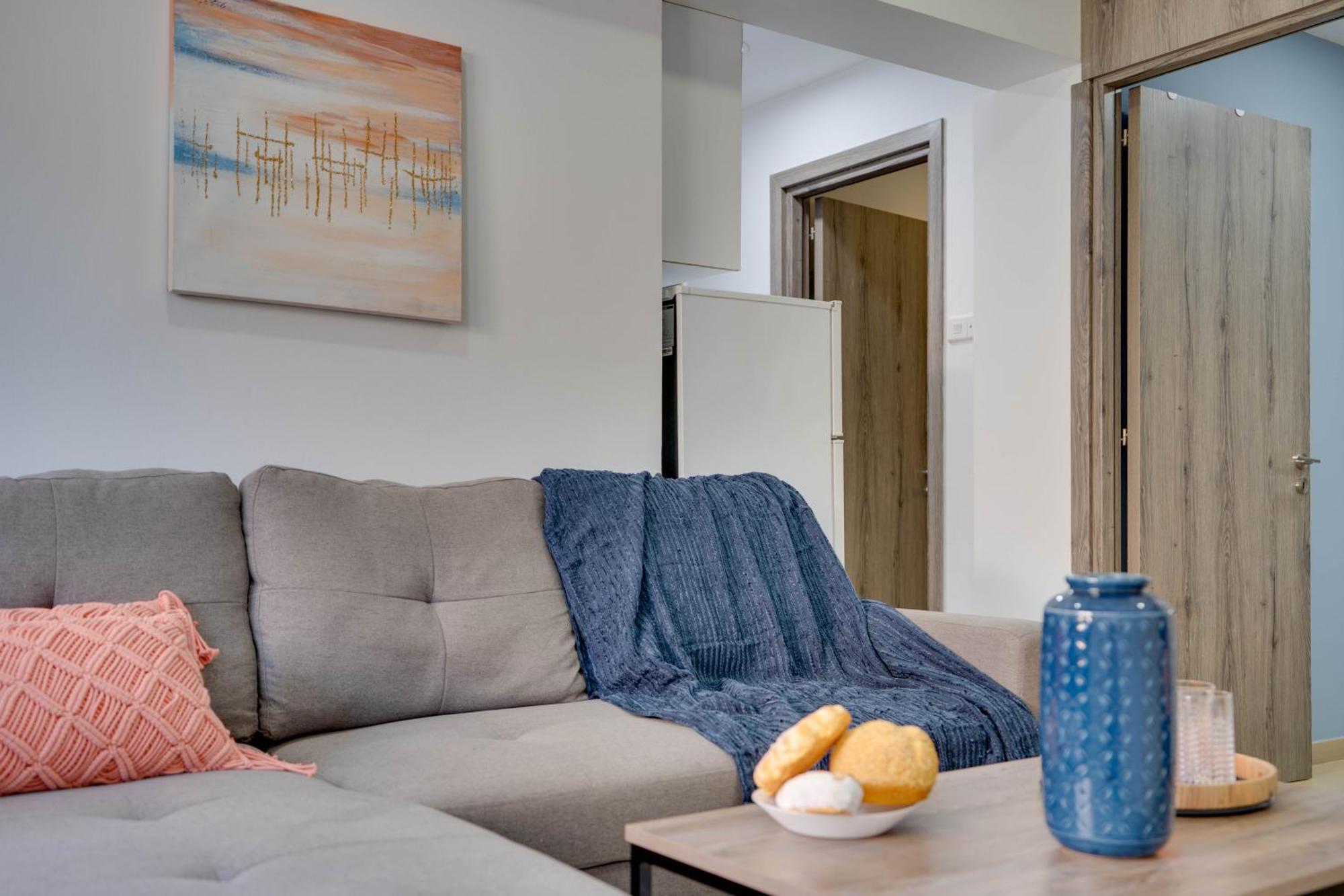 לרנקה Atlantis Apartments 50M From Makenzy Seafront מראה חיצוני תמונה
