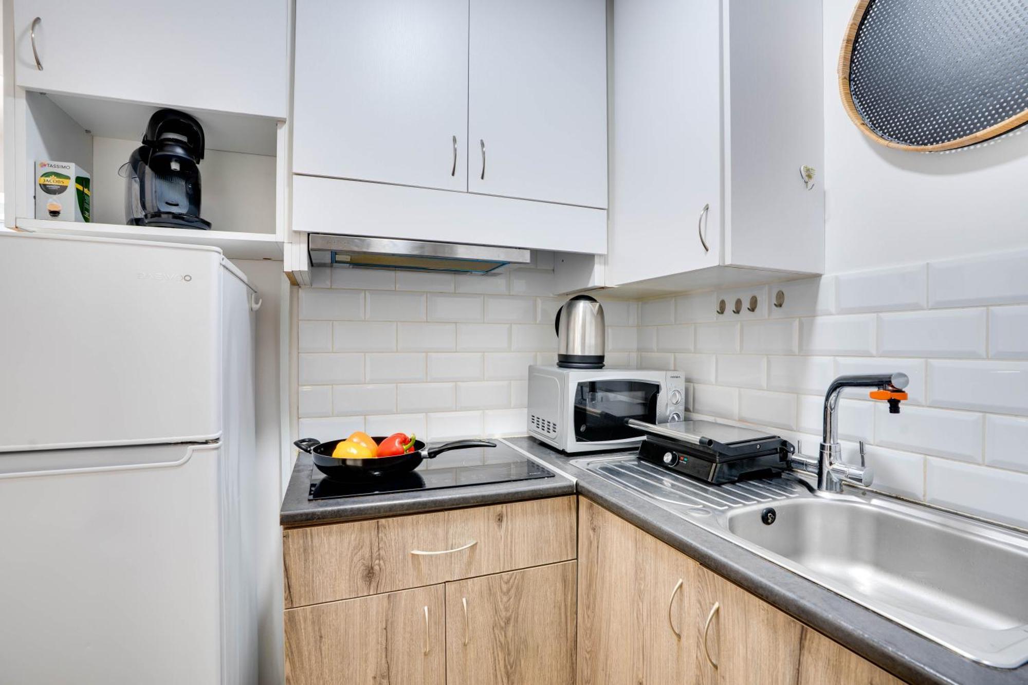לרנקה Atlantis Apartments 50M From Makenzy Seafront מראה חיצוני תמונה