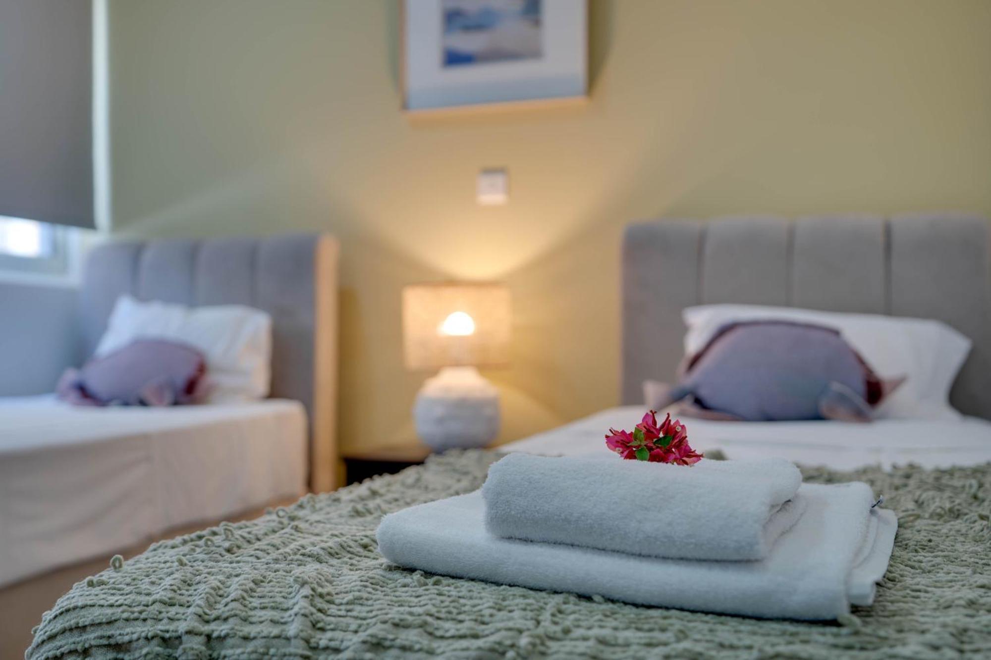 לרנקה Atlantis Apartments 50M From Makenzy Seafront מראה חיצוני תמונה